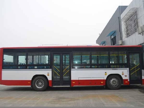 自動(dòng)運行的非接觸式的公交車(chē)測體溫方案