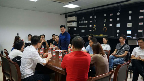 會(huì )議室·思想碰撞