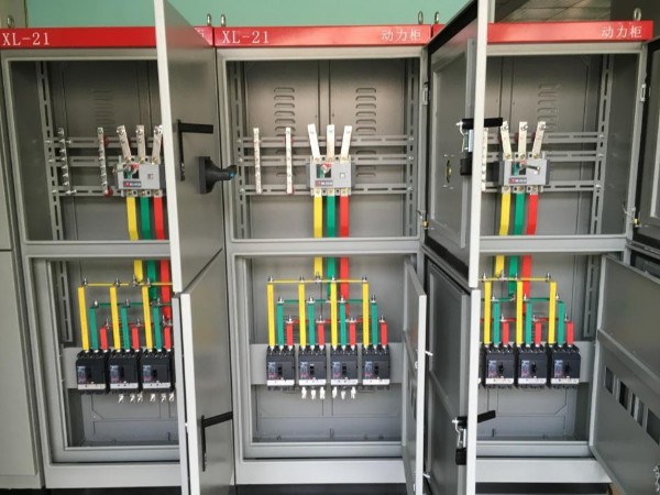 這有低壓配電柜開(kāi)關(guān)狀態(tài)與電力參量監控系統