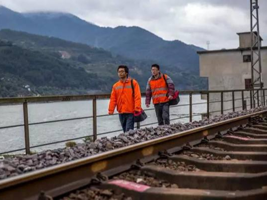 這里有你想了解的鐵路電源及環(huán)境監控系統解決方案